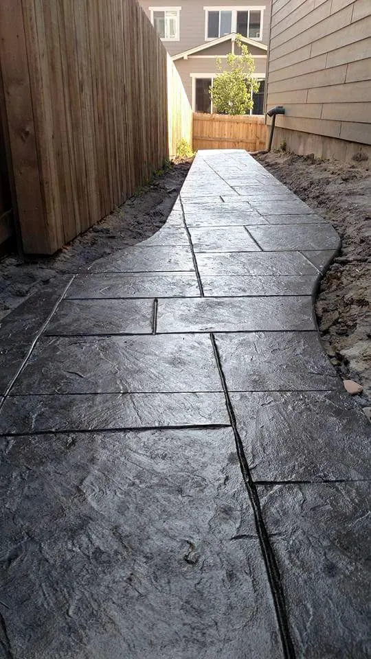 Curved stamped side walk